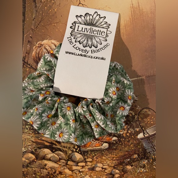 🌻NWT ALL 3 pcs. Chunky Hair Scrunches/Ponytails- 2 Flowery🌸1 Solid Yellow🌿BOP - Picture 2 of 16